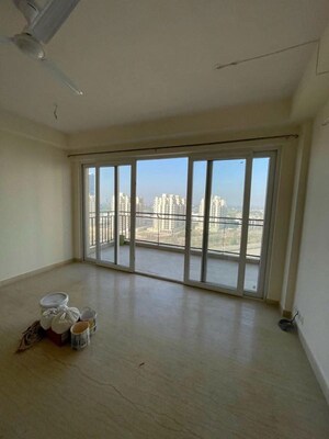 Room in 3 BHK Apartment at Conscient Heritage Max, Sector 102 – for Sale