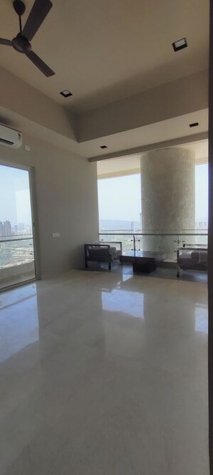 Room in 3 BHK Apartment at Indiabulls Sky Forest, Lower Parel – for Sale