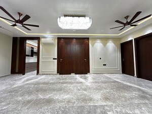 Bedroom in 4 BHK Builder Floor at Ansal API Esencia, Sector 67 – for Sale