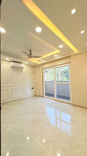 Room in 4 BHK Builder Floor at Ansal API Esencia, Sector 67 – for Sale