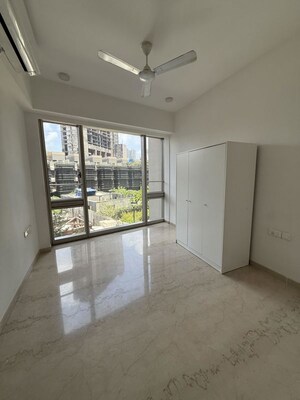 Room in 3 BHK Apartment at Lodha Kiara, Worli – for Sale