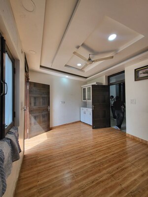 Room in 2 BHK Builder Floor at Savitri Nagar – for Rent