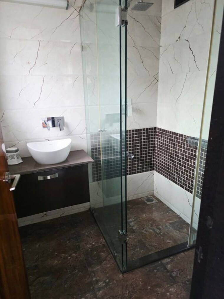 Bathroom, thaltej 3 Bedroom 1940 Sq.Ft. Apartment In Thaltej Ahmedabad 10480783