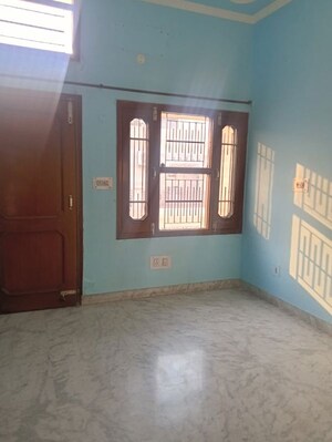 Room in 2 BHK Builder Floor at Sector 15 – for Rent