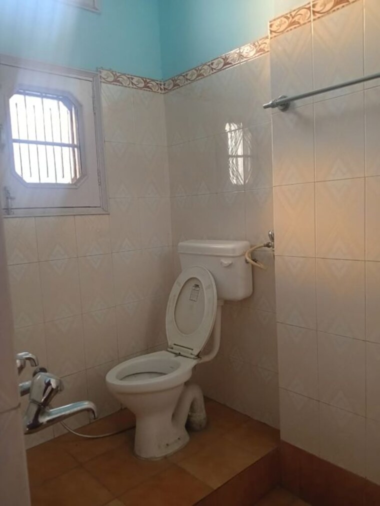 Bathroom, sector 15 2 Bedroom 1400 Sq.Ft. Builder Floor In Sector 15 Panchkula 10480835