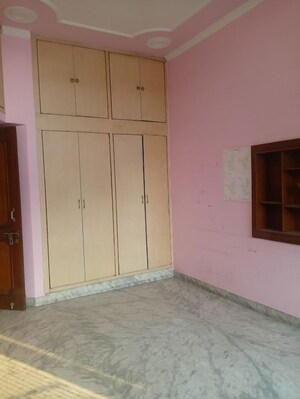 Room in 2 BHK Builder Floor at Sector 15 – for Rent