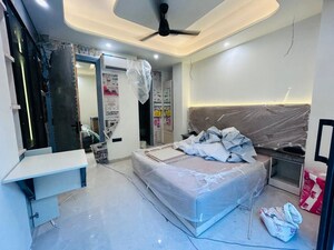 Team Area in 3 BHK Builder Floor at Mohit House, Sushant Lok I – for Rent