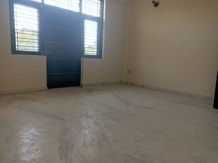 Room, sector 36 3.5 Bedroom 450 Sq.Mt. Villa In Sector 36 Noida 10480897