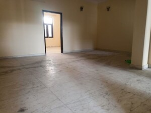 Room in 3.5 BHK Villa at Sector 36 – for Rent