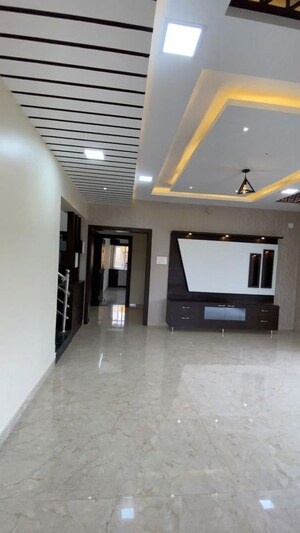 Room in 4 BHK Builder Floor at Vasant Vihar – for Rent