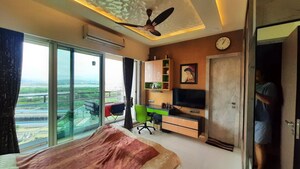Room in 3.5 BHK Apartment at Akshar Shreeji Heights, Seawoods – for Rent