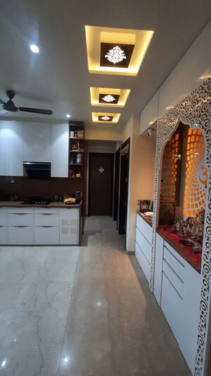 Room in 3.5 BHK Apartment at Akshar Shreeji Heights, Seawoods – for Rent