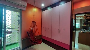 Room in 3.5 BHK Apartment at Akshar Shreeji Heights, Seawoods – for Rent