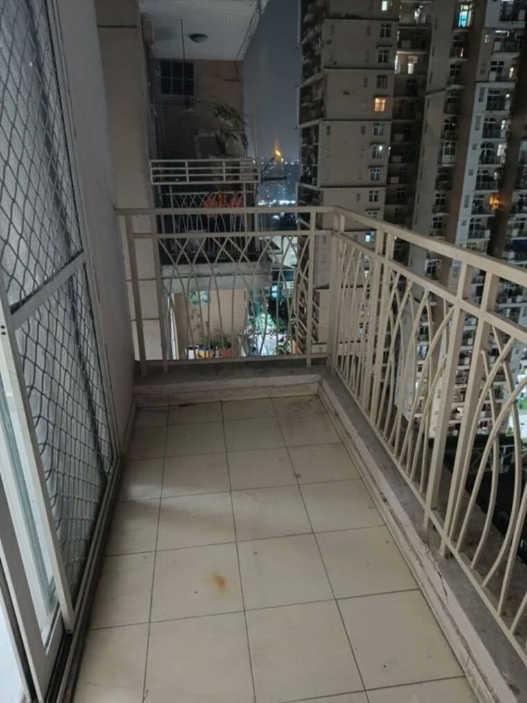 Balcony, mahagun-my-woods 2 Bedroom 935 Sq.Ft. Apartment In Sector 16c Greater Noida Greater Noida 10480930