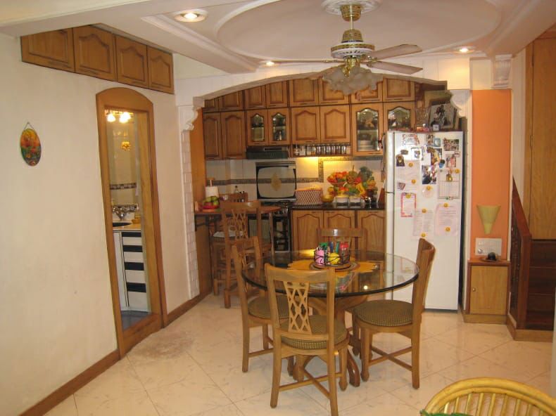 2 BHK 900 Sq.Ft. Apartment in India House Cumbala Hill