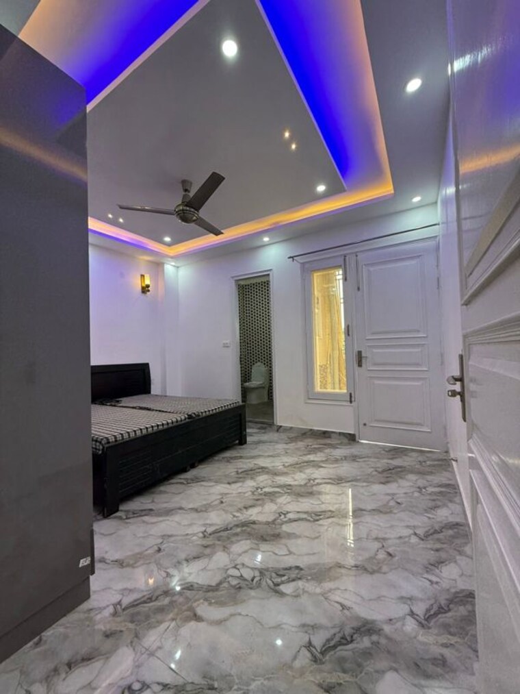 Room, freedom fighters enclave 4 Bedroom 1200 Sq.Ft. Builder Floor In Freedom Fighters Enclave Delhi 10480989