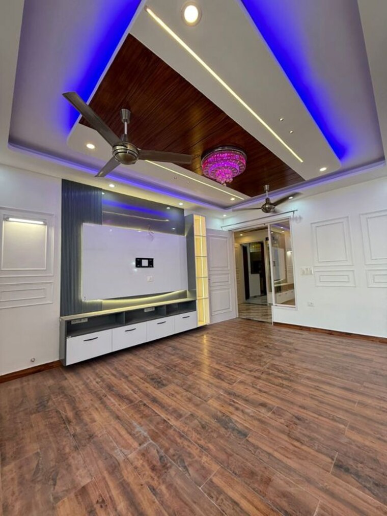 Kitchen, freedom fighters enclave 4 Bedroom 1200 Sq.Ft. Builder Floor In Freedom Fighters Enclave Delhi 10480989