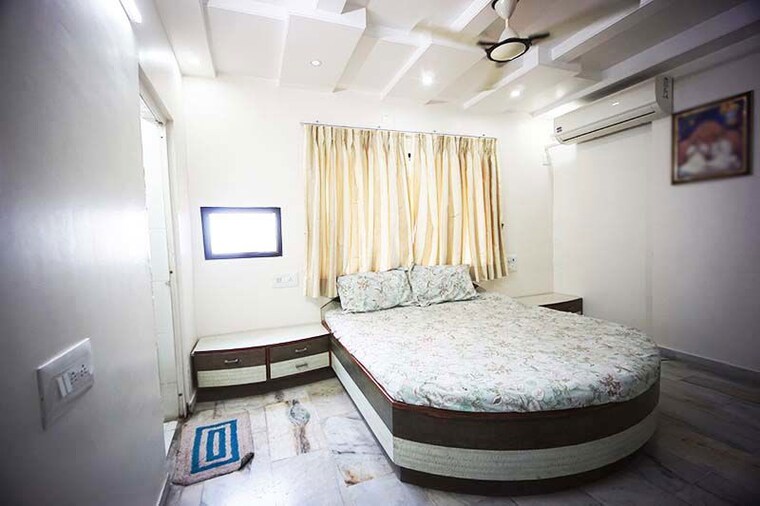 Team Area, satellite 2 Bedroom 108 Sq.Ft. Apartment In Satellite Ahmedabad 10480997