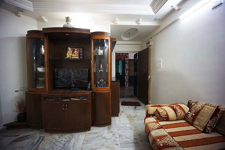 Living Room, satellite 2 Bedroom 108 Sq.Ft. Apartment In Satellite Ahmedabad 10480997