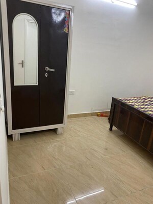 Room in 2.5 BHK Apartment at Amrapali Terrace Homes, Tech Zone 4 Greater Noida – for Rent