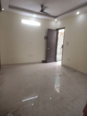Room in 2 BHK Apartment at Vasant Kunj – for Rent