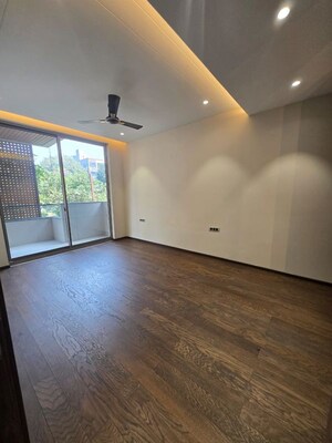 Room in 4 BHK Builder Floor at Unitech Deerwood Chase, Nirvana Country – for Sale