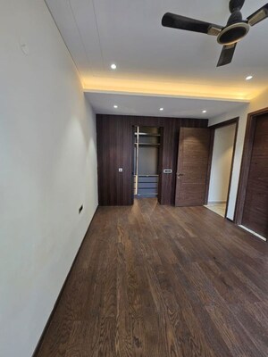 Room in 4 BHK Builder Floor at Unitech Deerwood Chase, Nirvana Country – for Sale