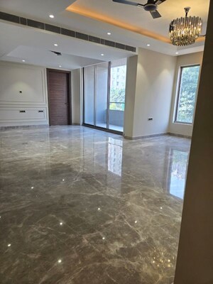 Room in 4 BHK Builder Floor at Unitech Deerwood Chase, Nirvana Country – for Sale