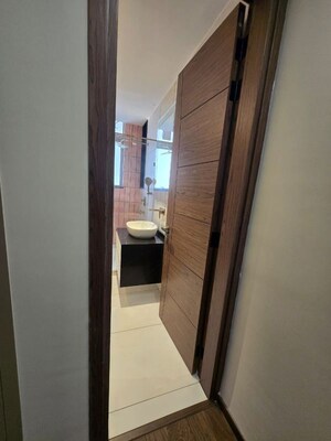 Building Lobby in 4 BHK Builder Floor at Unitech Deerwood Chase, Nirvana Country – for Sale