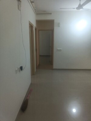 Room in 2.5 BHK Apartment at Nirala Aspire, Sector 16 Greater Noida – for Rent