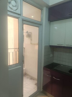 Room in 2.5 BHK Apartment at Nirala Aspire, Sector 16 Greater Noida – for Rent