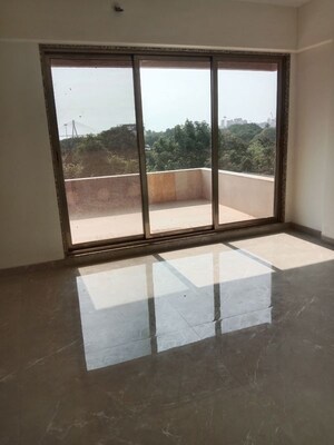 Room in 3 BHK Apartment at Shivaji Park – for Sale