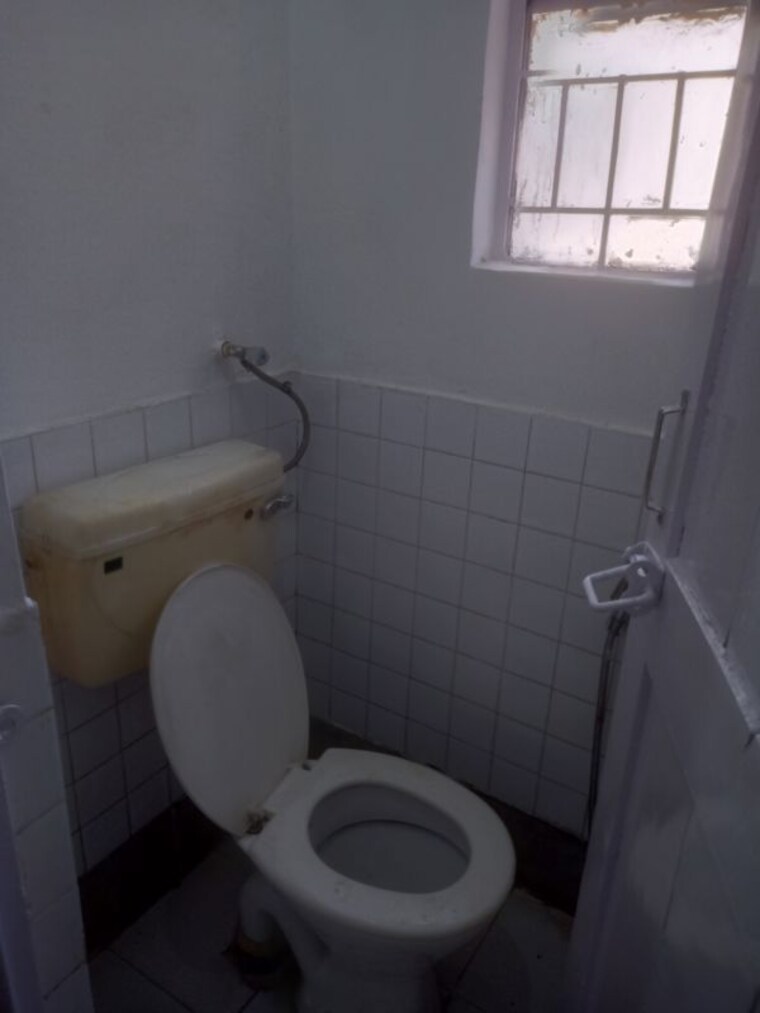 Bathroom, vasant kunj 2 Bedroom 900 Sq.Ft. Apartment In Vasant Kunj Delhi 10481060