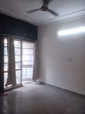 Room in 2 BHK Apartment at Vasant Kunj – for Rent