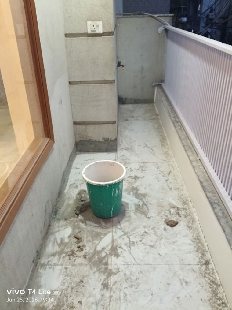 Balcony, panchsheel vihar 1 Bedroom 50 Sq.Yd. Builder Floor In Panchsheel Vihar Delhi 10481071