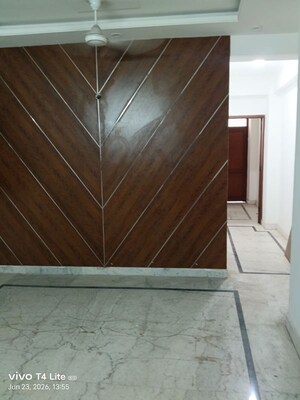 Furnished Amenities in 2 BHK Builder Floor at Panchsheel Vihar – for Sale