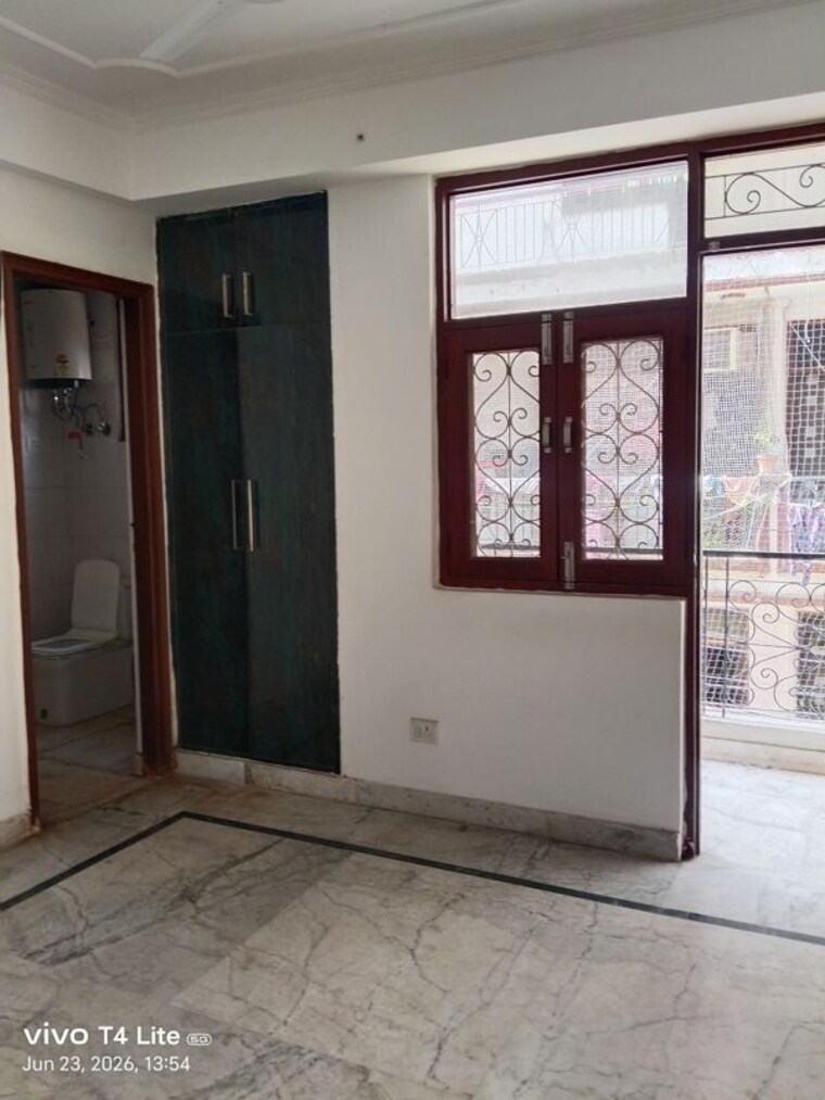 Room, panchsheel vihar 2 Bedroom 80 Sq.Yd. Builder Floor In Panchsheel Vihar Delhi 10481081