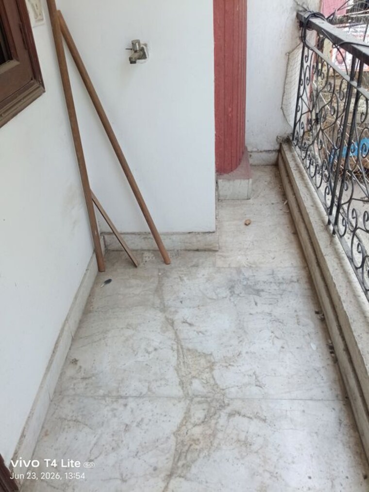 Balcony, panchsheel vihar 2 Bedroom 80 Sq.Yd. Builder Floor In Panchsheel Vihar Delhi 10481081
