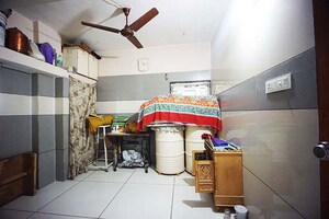 Team Area in 2 BHK Apartment at Thakkarbapa Nagar – for Sale