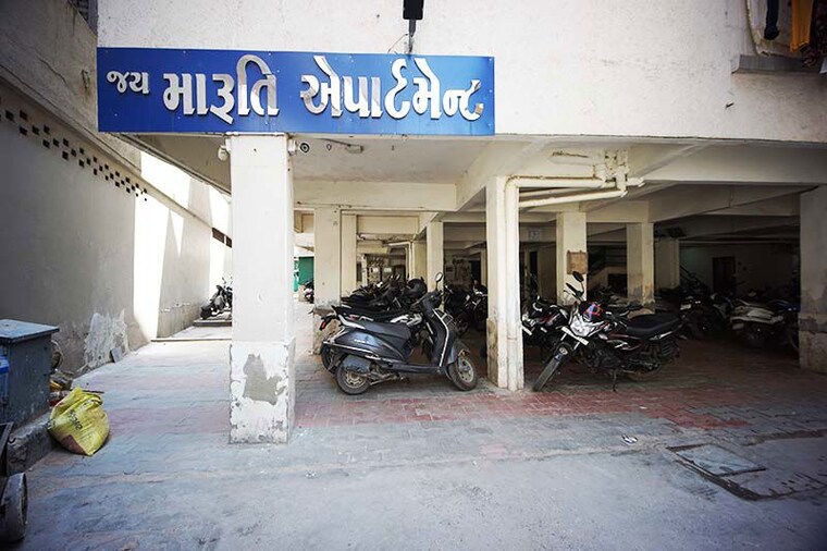  Parking, thakkarbapa nagar 2 Bedroom 95 Sq.Yd. Apartment In Thakkarbapa Nagar Ahmedabad 10481064