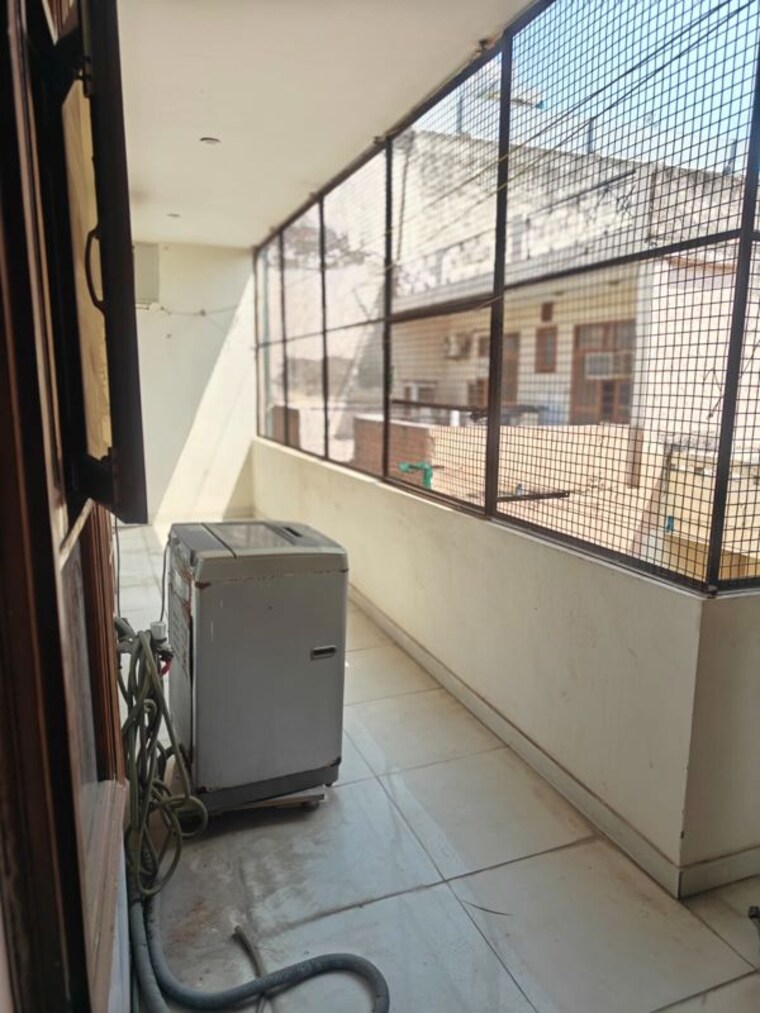 Balcony, parklands 3.5 Bedroom 325 Sq.Yd. Builder Floor In Sector 85 Faridabad 10481088