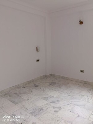 Room in 2 BHK Apartment at Malviya Nagar – for Rent