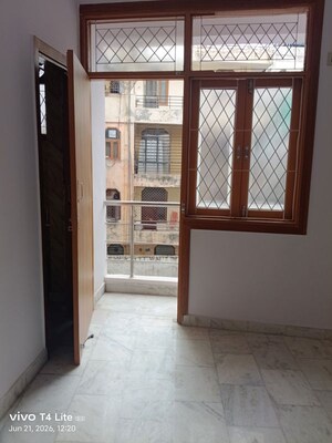 Room in 2 BHK Apartment at Malviya Nagar – for Rent