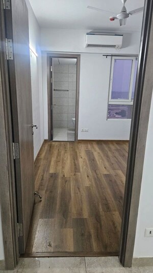 3.5 BHK Apartment For Rent in Emaar Palm Gardens, Sector 83