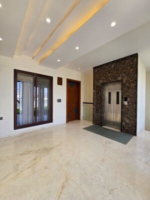 Room in 5 BHK Independent House at Shyam Nagar – for Rent