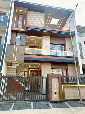 4 BHK Independent House For Sale in Sector 124