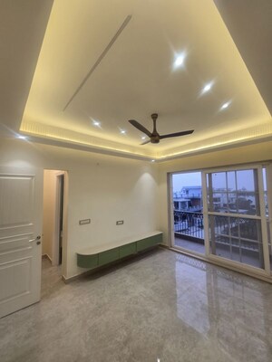 Room in 4 BHK Independent House at Laxman Chowk – for Sale