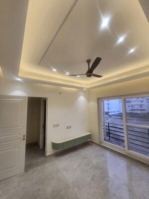 Room in 4 BHK Independent House at Laxman Chowk – for Sale