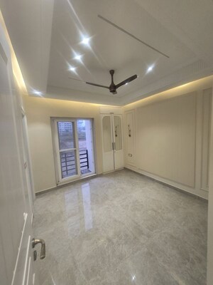 Room in 4 BHK Independent House at Laxman Chowk – for Sale