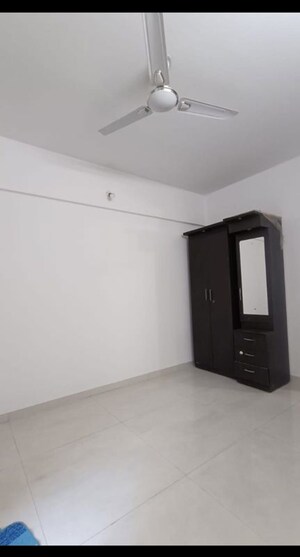 Room in 2 BHK Apartment at Kohinoor Zen Estate, Kharadi – for Rent